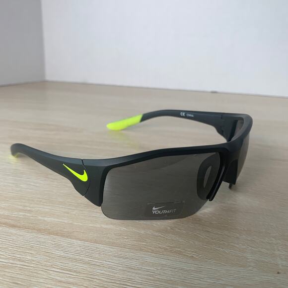 Nike Skylon Ace XV Jr EV0900 007 Youth Sunglasses Black Yellow NWOT